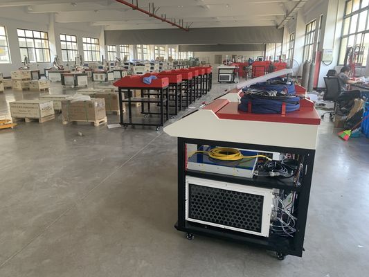 1000W 1500W 2000W 3000W φορητό φορητό συγκόλλημα λέιζερ ινών με ψύξη νερού RAYCUS