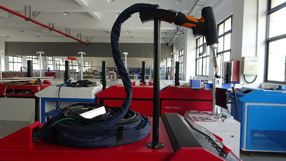 Συνεχή κύμα 1000W 1500W 2000W 3000W φορητό χειροκίνητο μηχανή συγκόλλησης λέιζερ ινών